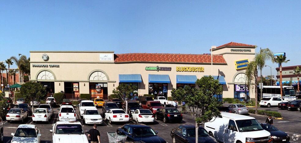 8813-8817 S Sepulveda Blvd, Los Angeles, CA à louer - Photo de l’immeuble – Image 2 sur 7