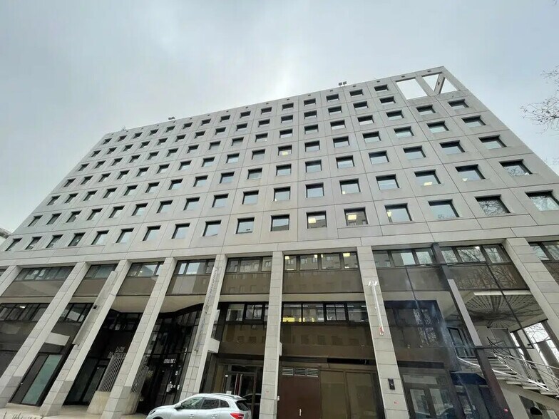 Bureau dans Villeurbanne à louer - Photo de l’immeuble – Image 1 sur 12