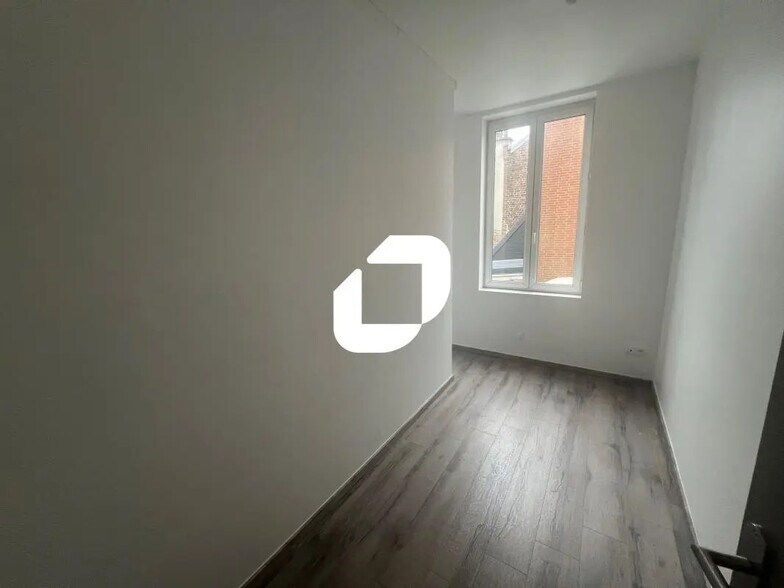 Bureau dans Aulnoy-lez-Valenciennes à louer - Photo intérieure – Image 2 sur 9