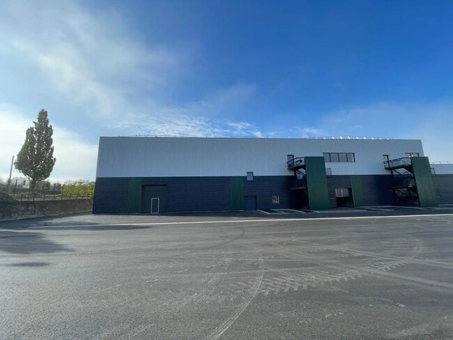 Plus de détails pour Bureau, Local d'activités à louer