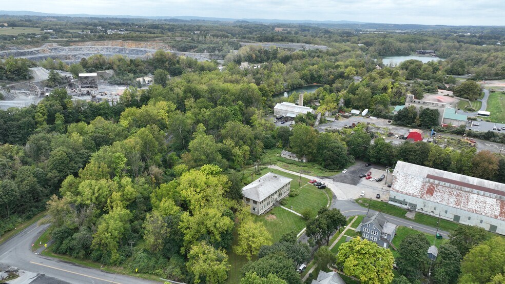 3948 Portland St, Coplay, PA à vendre - Photo de l’immeuble – Image 3 sur 11