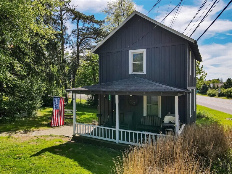 5119 Pocono Crest Rd, Pocono Pines, PA à vendre - Photo de l’immeuble – Image 3 sur 5