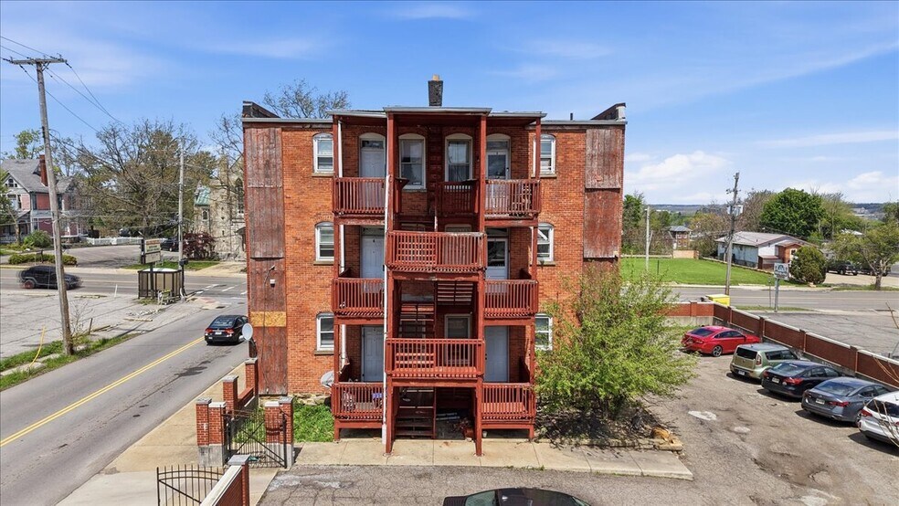 283 Park Ave W, Mansfield, OH à vendre - Photo de l’immeuble – Image 3 sur 47