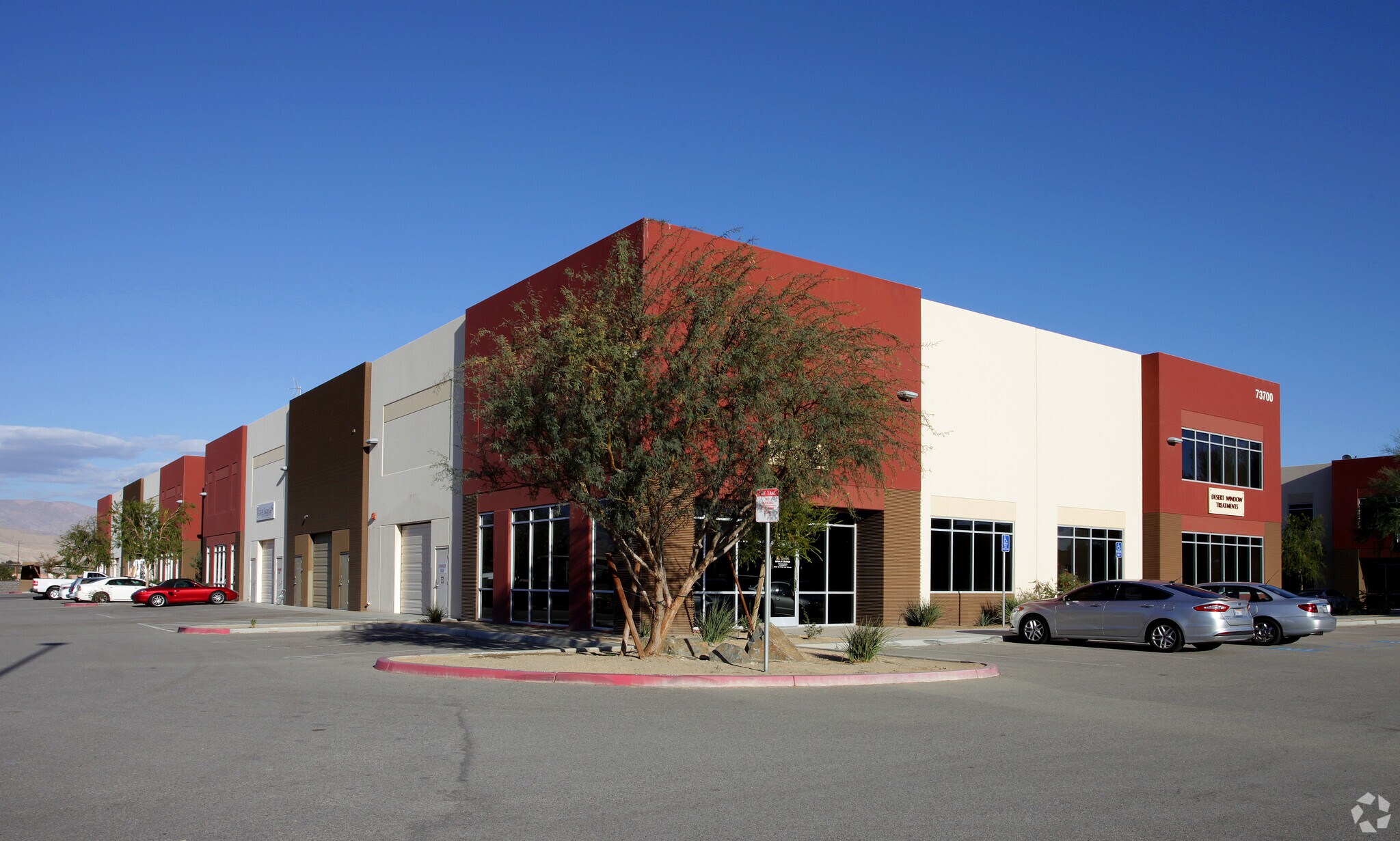 73700 Dinah Shore Dr, Palm Desert, CA à vendre Photo principale– Image 1 sur 6