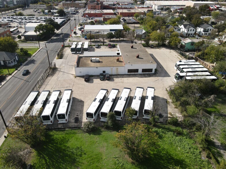 1505 E Houston St, San Antonio, TX à louer - Photo de l’immeuble – Image 3 sur 18