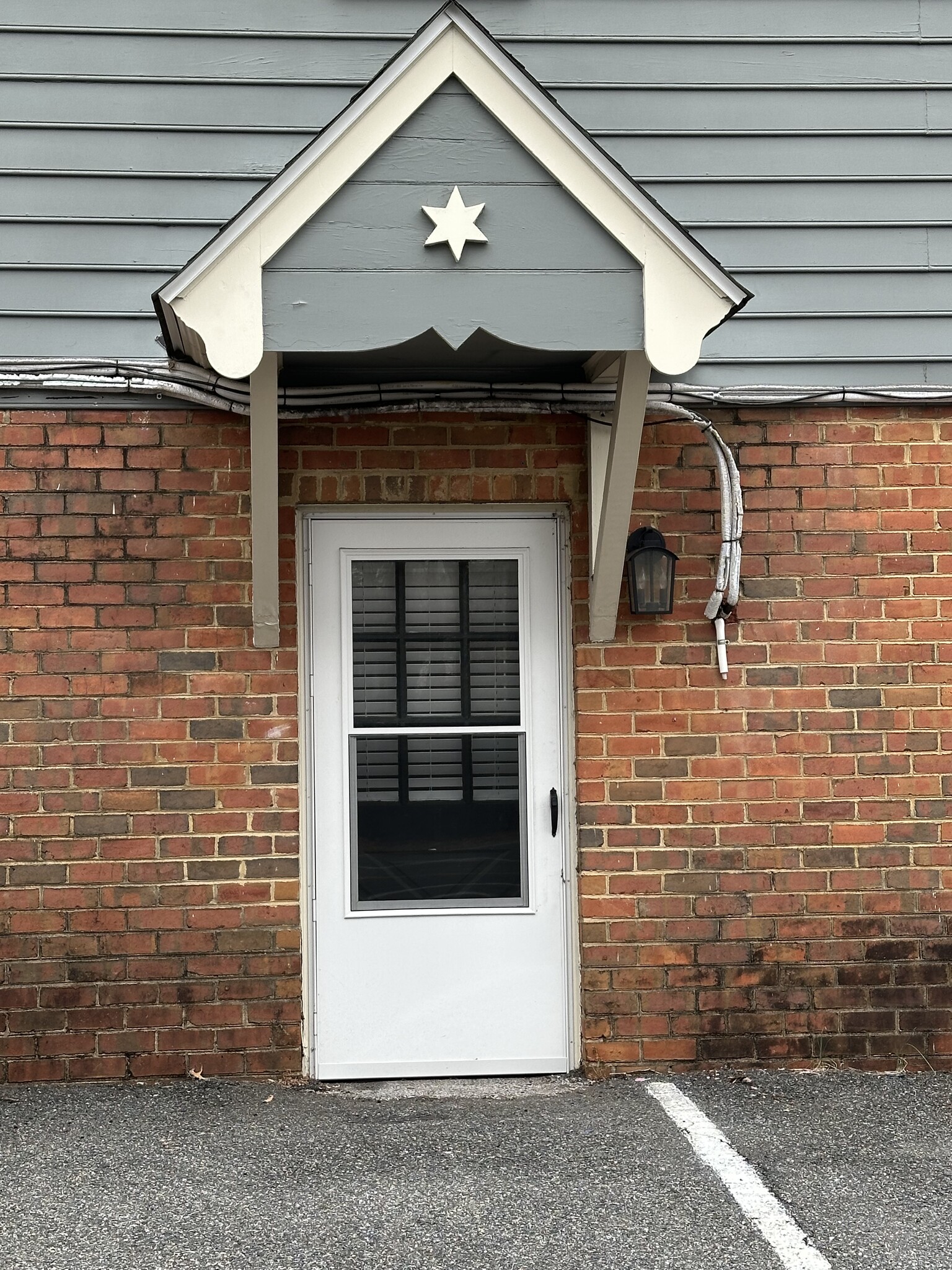 2305 Commonwealth Dr, Charlottesville, VA à louer Photo intérieure– Image 1 sur 8