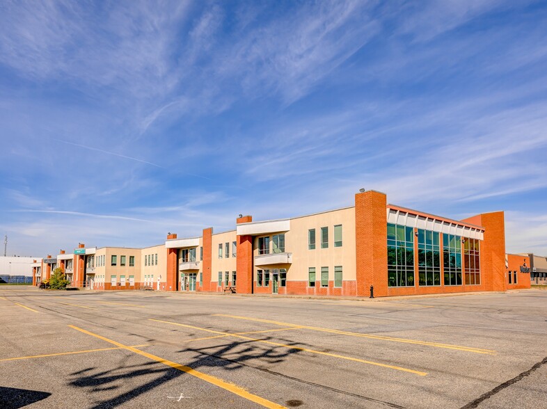 1415-1531 St Berlier, Laval, QC à louer - Photo de l’immeuble – Image 3 sur 12
