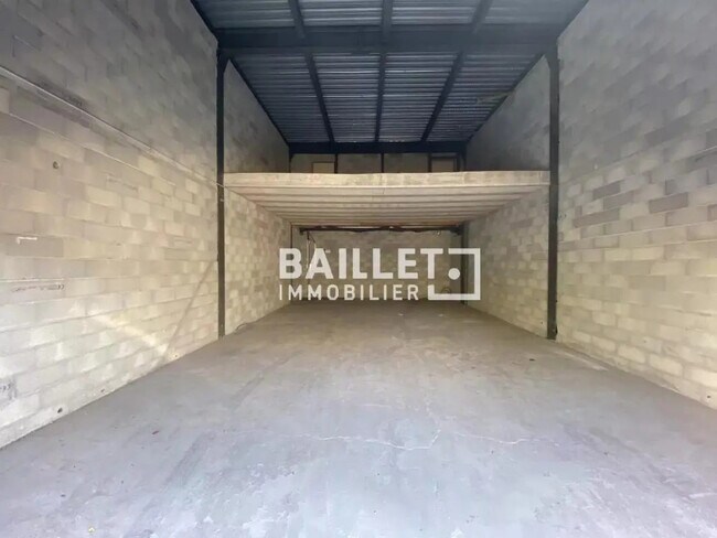 Plus de détails pour Industriel/Logistique à louer