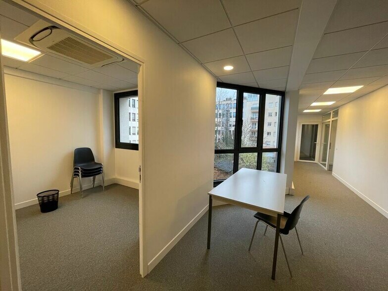 Bureau dans Clichy à louer - Photo intérieure – Image 2 sur 11