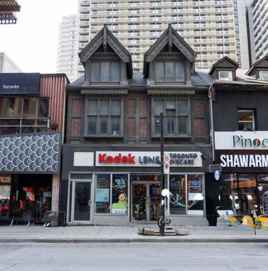 364 Yonge St, Toronto, ON à louer Photo de l’immeuble– Image 1 sur 15