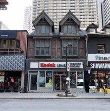 364 Yonge St, Toronto, ON à louer Photo de l’immeuble– Image 1 sur 15