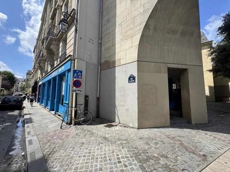 1 Place De Thorigny, Paris à louer - Photo de l’immeuble – Image 1 sur 4