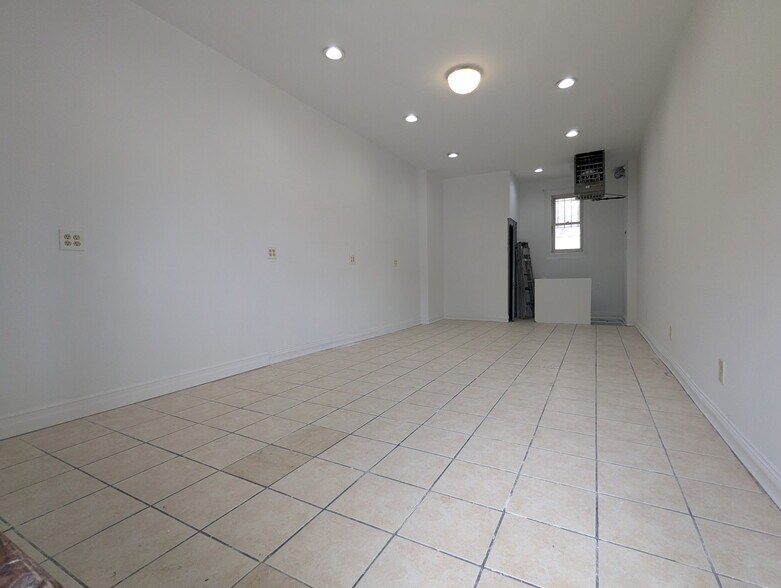 3965-3973 Bronxwood Ave, Bronx, NY à louer - Photo de l’immeuble – Image 2 sur 4