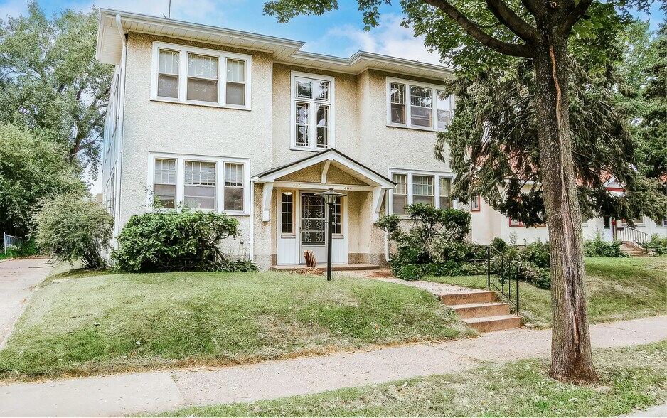 404 8th St SE, Minneapolis, MN à vendre - Photo de l’immeuble – Image 1 sur 1
