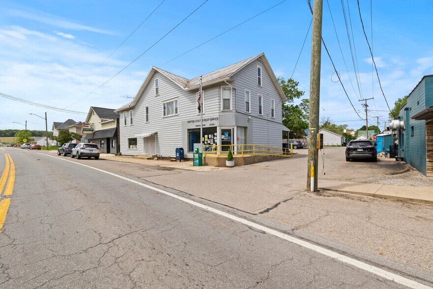 23359 Coshocton Rd, Howard, OH à vendre - Photo de l’immeuble – Image 1 sur 8