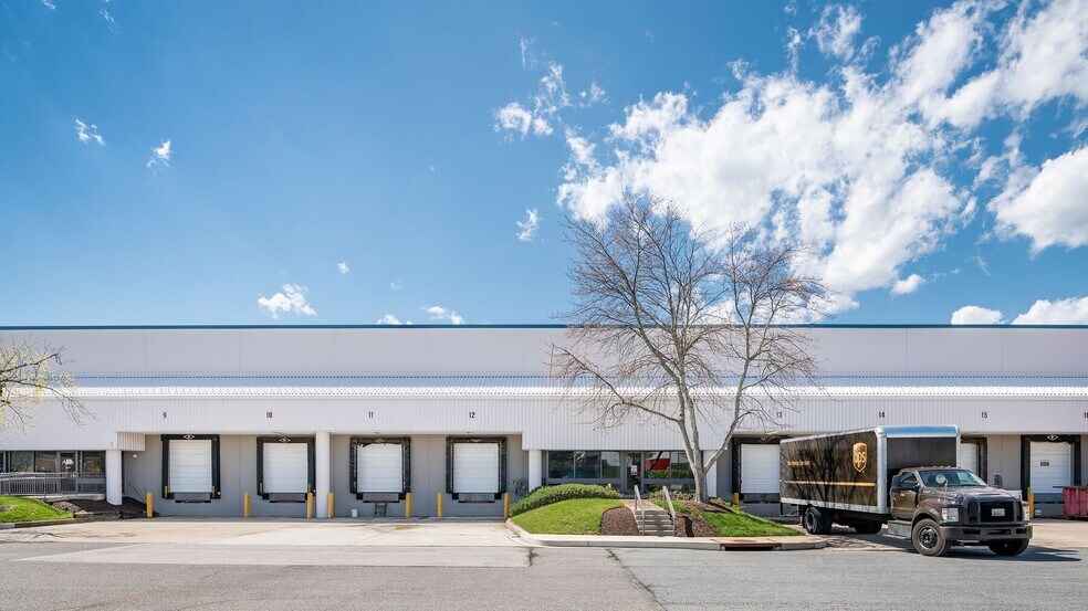 8679 Greenwood Pl, Savage, MD à louer - Photo de l’immeuble – Image 3 sur 18