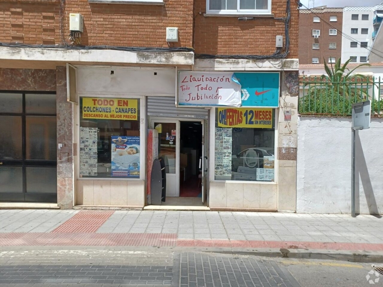 Local commercial dans Azuqueca de Henares, Guadalajara à louer Photo intérieure– Image 1 sur 2