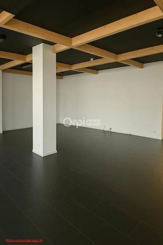 Plus de détails pour Local commercial à vendre