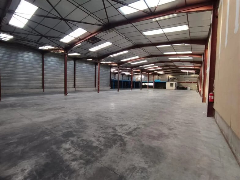 Local d’activités dans Aubervilliers à louer - Photo de l’immeuble – Image 2 sur 9