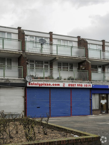 66 Lilburne Walk, Londres à vendre - Photo de l’immeuble – Image 3 sur 4