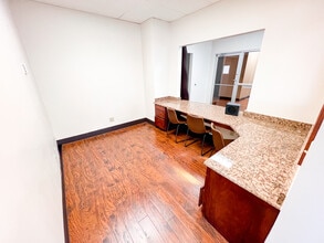 201-203 W Wall St, Midland, TX à louer Photo intérieure– Image 2 sur 11