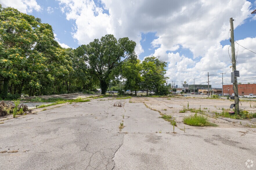 419 Murfreesboro Pike, Nashville, TN à louer - Photo principale – Image 1 sur 8