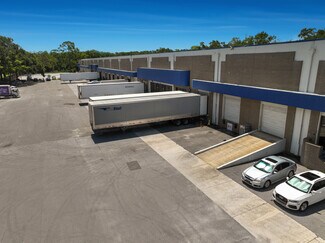 Plus de détails pour 3719 Corporex Park Dr, Tampa, FL - Industriel/Logistique à louer