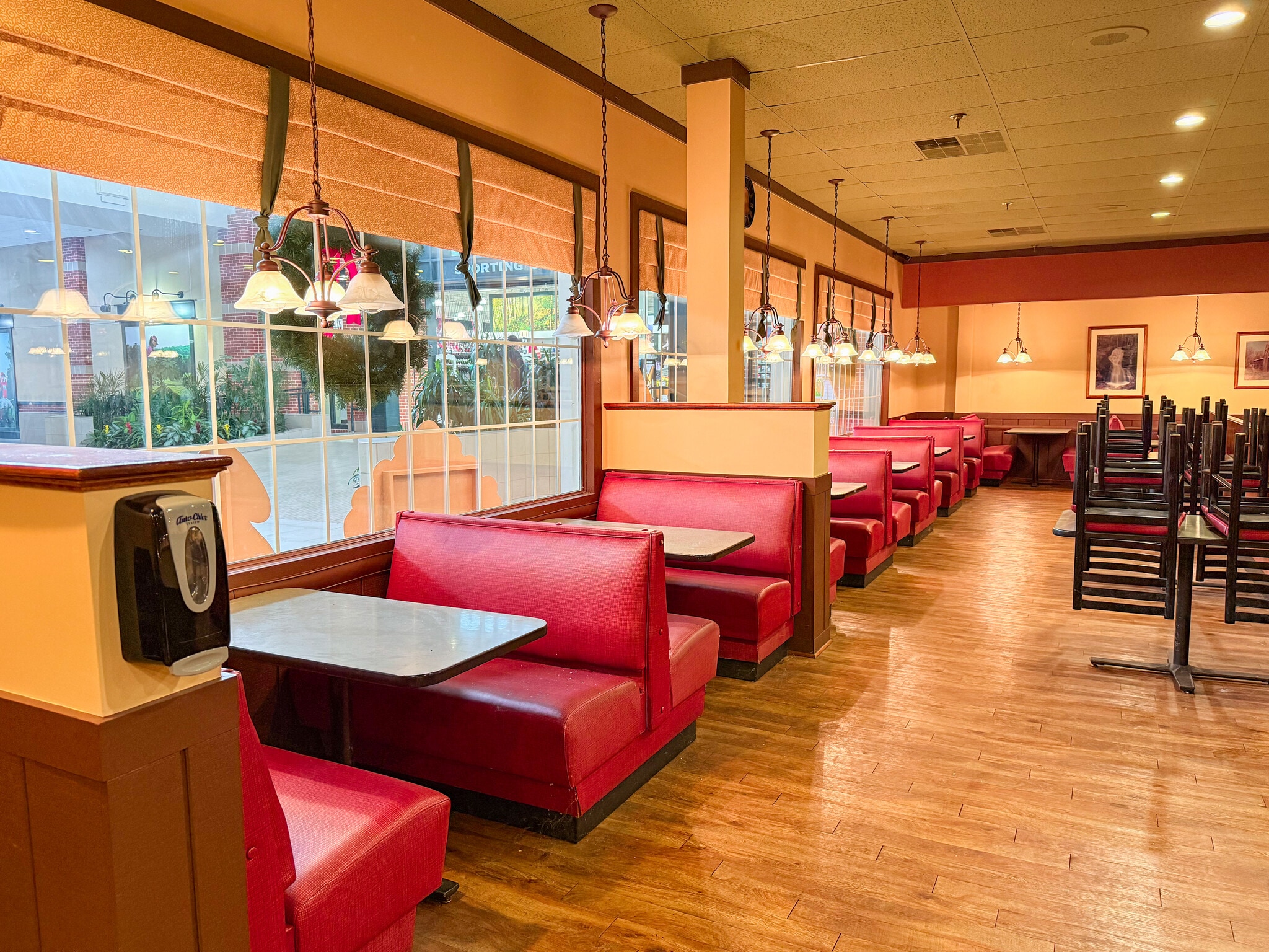 1925 E Market St, Harrisonburg, VA à louer Photo intérieure– Image 1 sur 22