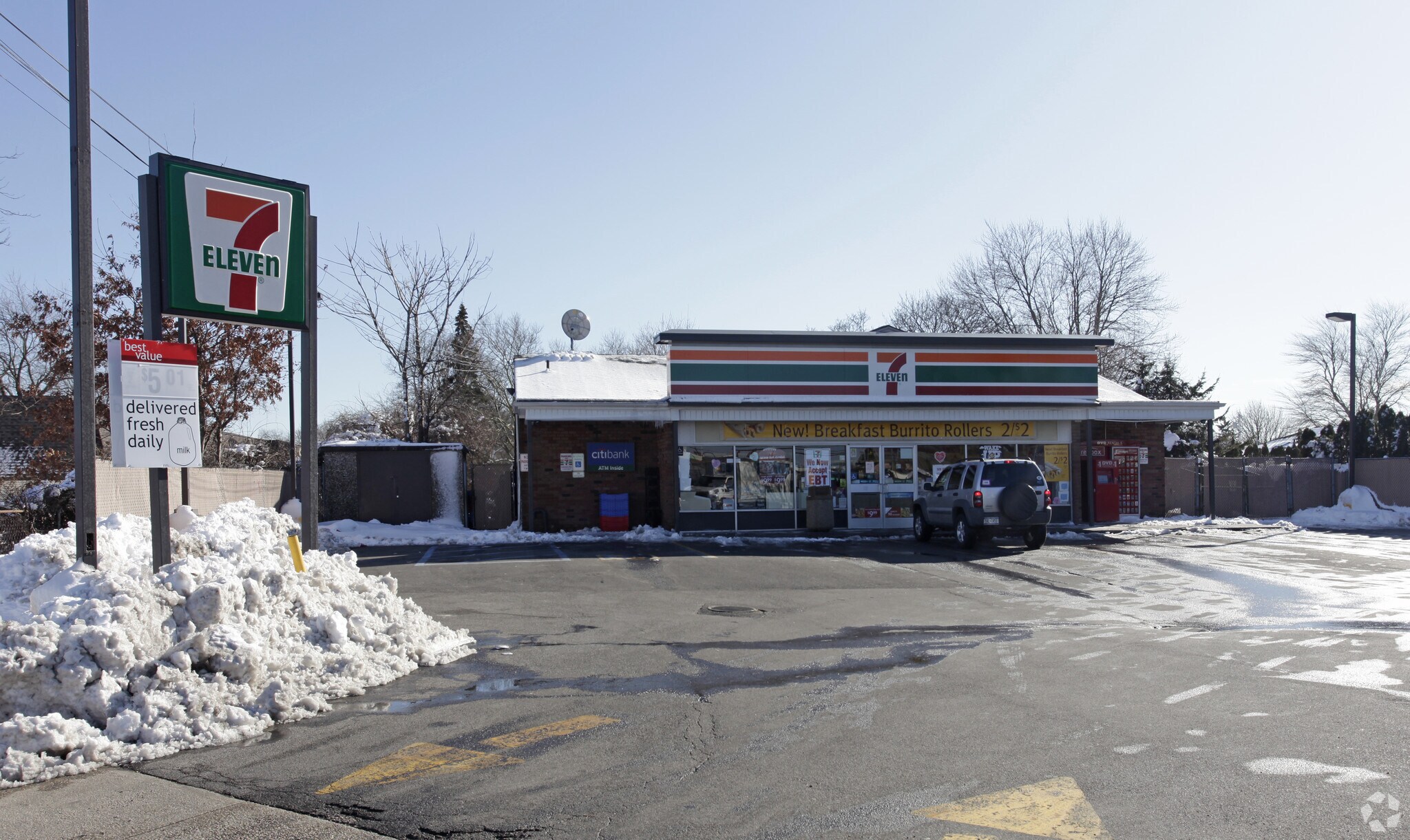 274 Bay Shore Rd, North Babylon, NY à louer Photo principale– Image 1 sur 5