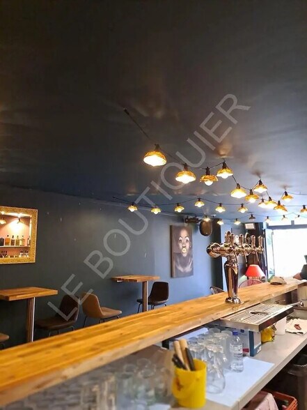 Local commercial dans Tours à vendre - Photo de l’immeuble – Image 3 sur 4