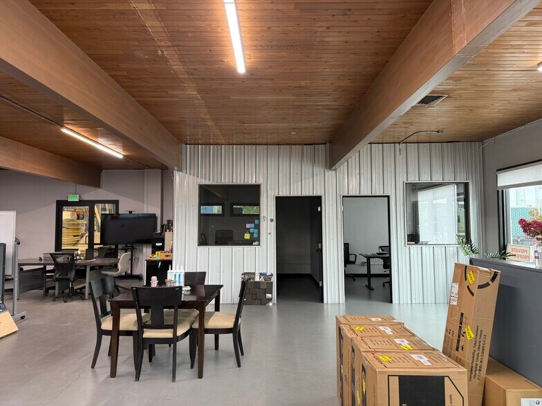 1210 Jackson St SE, Albany, OR à louer - Photo de l’immeuble – Image 3 sur 5