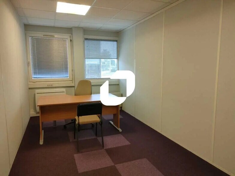 Bureau dans Bièvres à louer - Photo de l’immeuble – Image 2 sur 4