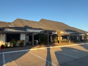 17300 Saturn Ln, Houston, TX à louer Photo intérieure– Image 1 sur 13