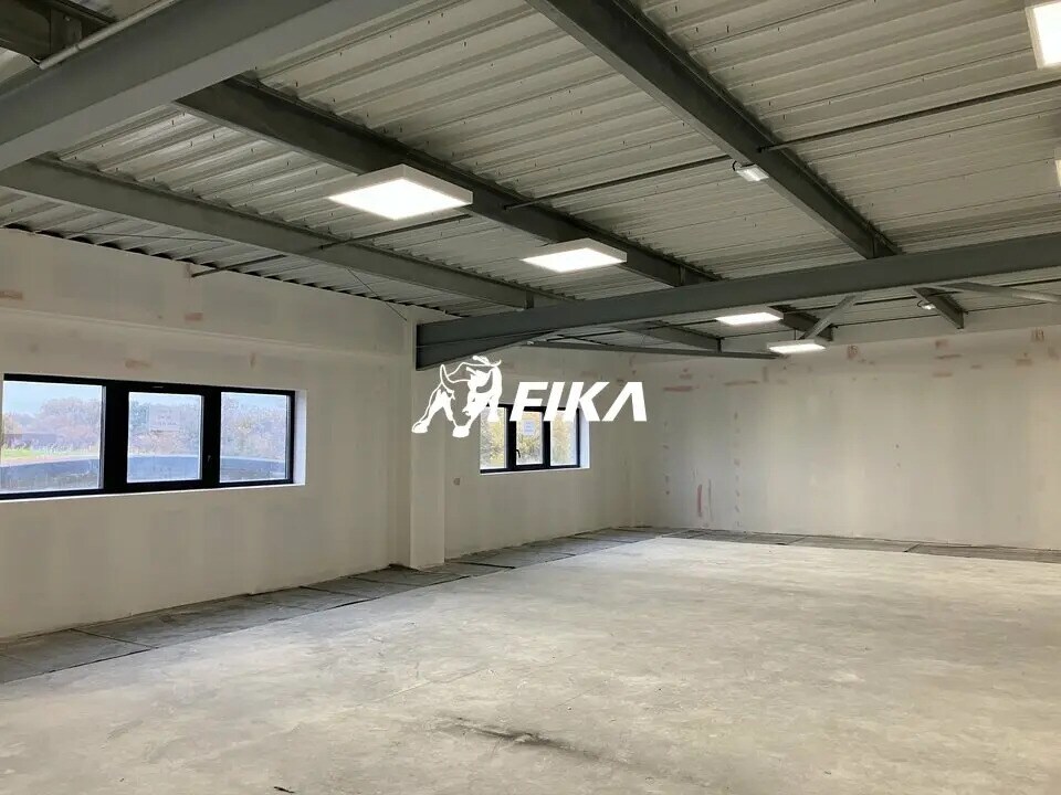 Local d’activités dans Salleboeuf à louer Photo intérieure– Image 1 sur 7