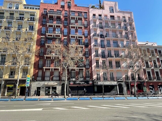 Avenida De La Ciudad De Barcelona, 29, Madrid, Madrid à vendre Photo de l’immeuble– Image 1 sur 3