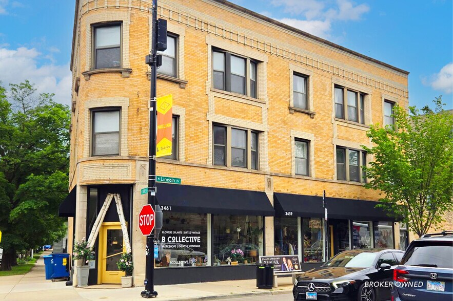 1721 W Cornelia Ave, Chicago, IL à vendre - Photo de l’immeuble – Image 1 sur 7