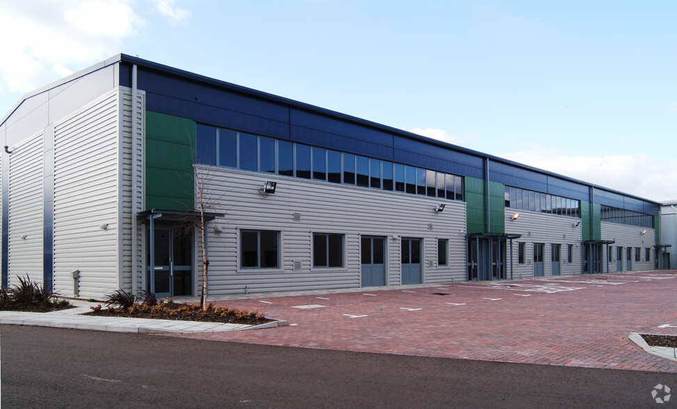 Molly Millars Ln, Wokingham à louer - Photo de l’immeuble – Image 3 sur 6