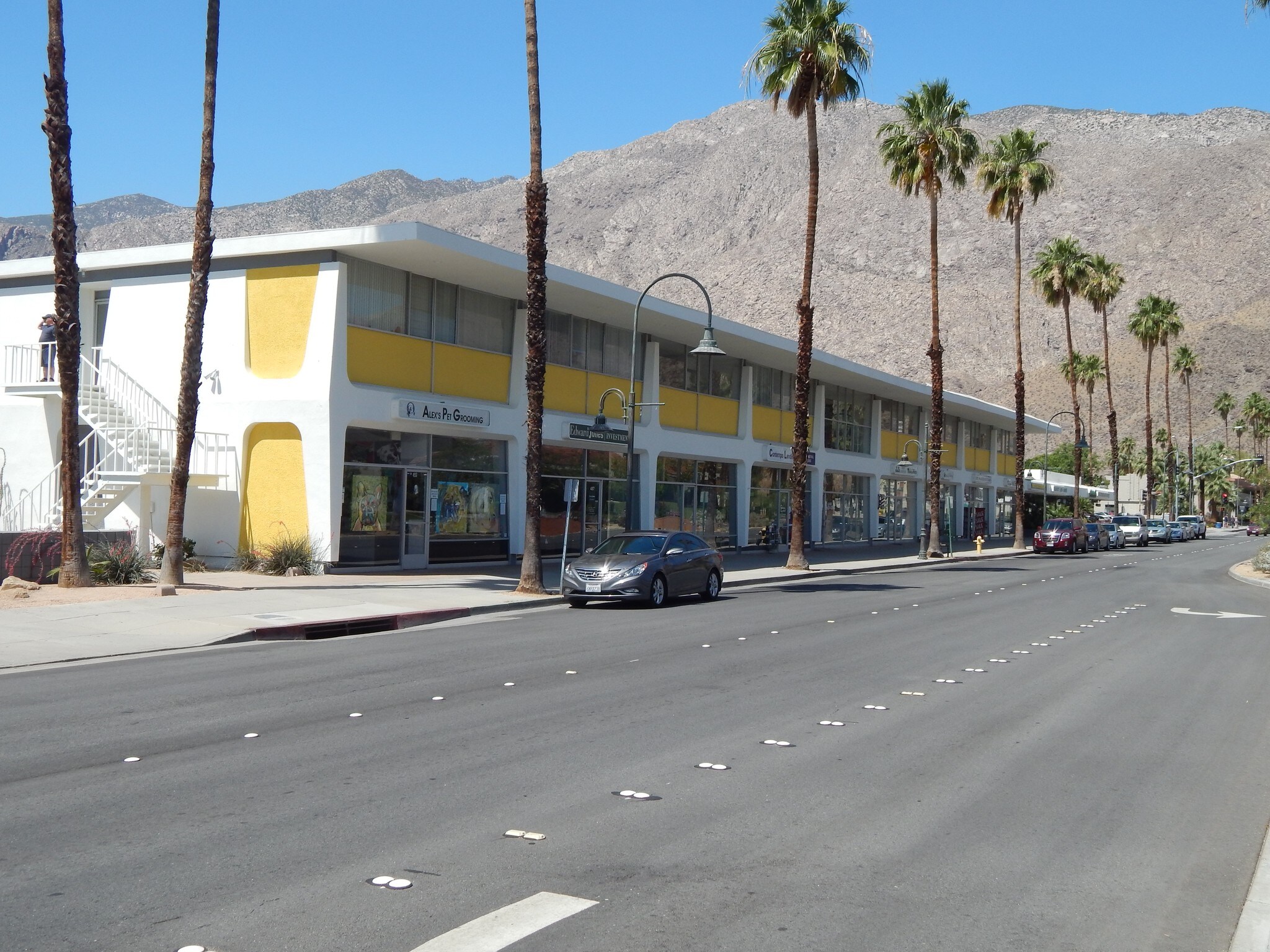 401-493 E Tahquitz Canyon Way, Palm Springs, CA à louer Photo de l’immeuble– Image 1 sur 24