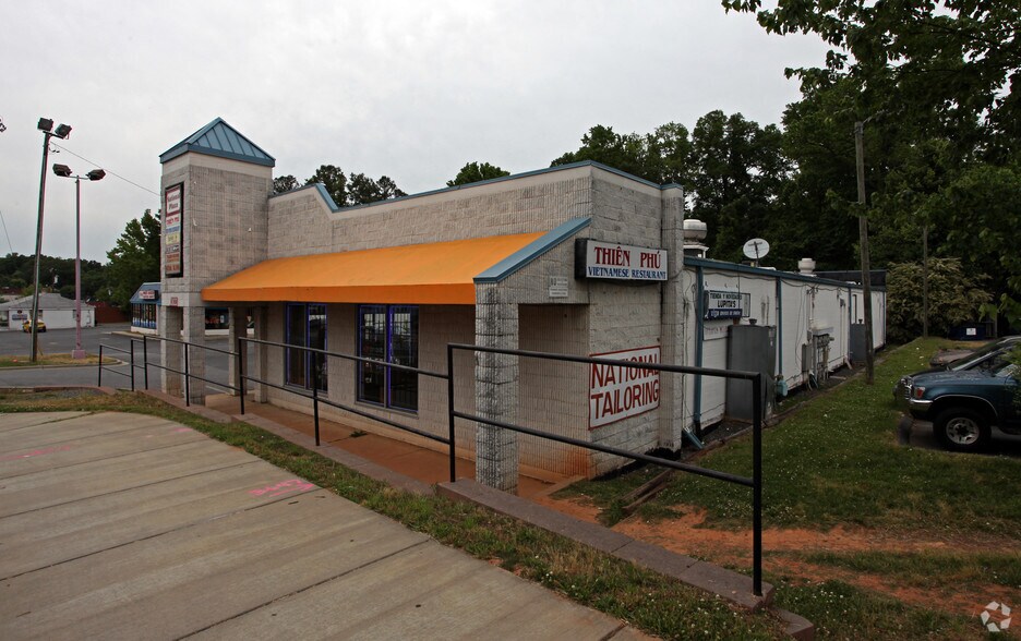 3023-3033 Central Ave, Charlotte, NC à vendre - Photo de l’immeuble – Image 3 sur 3