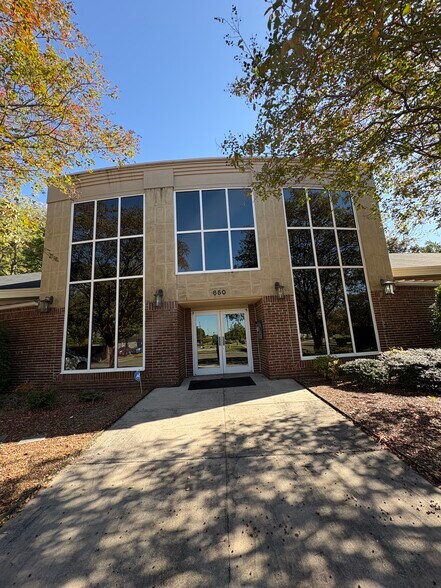650 Sun Temple Dr, Madison, AL à louer - Photo de l’immeuble – Image 2 sur 9
