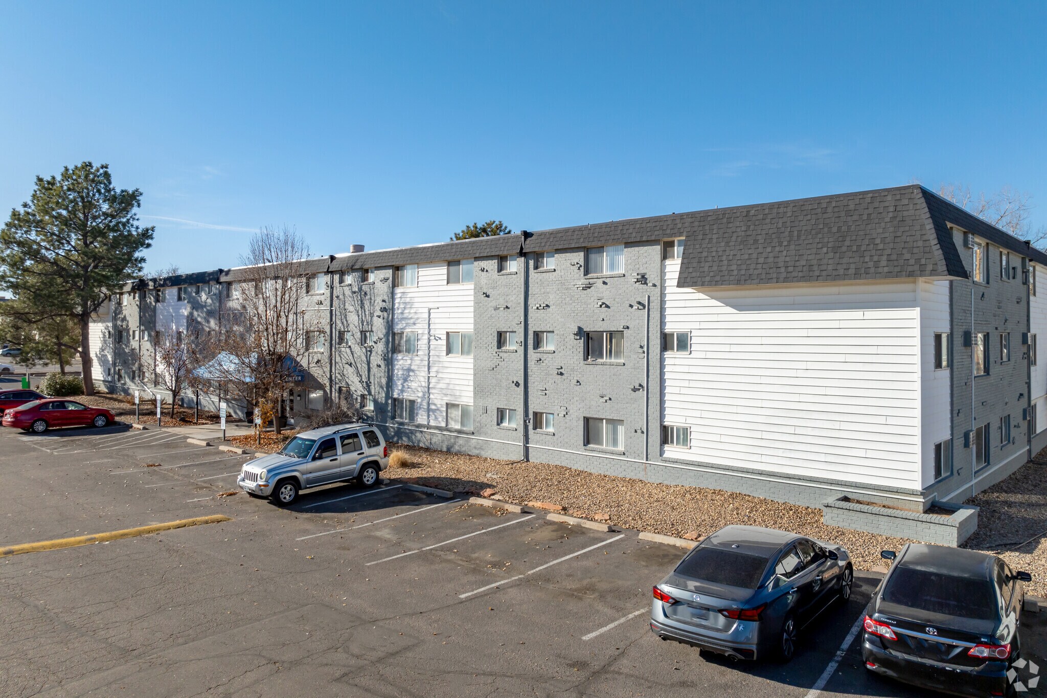 10785 E Exposition Ave, Aurora, CO à vendre Photo principale– Image 1 sur 23