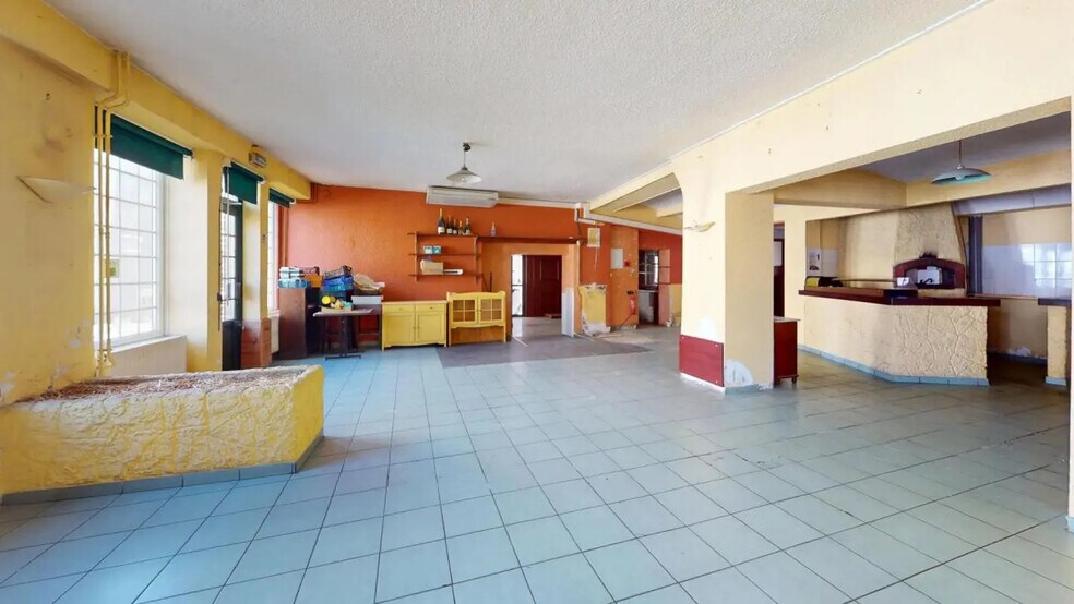 2 Rue Ernest Et Paul Picard, Le Mesnil-Saint-Denis à vendre - Photo de l’immeuble – Image 1 sur 13