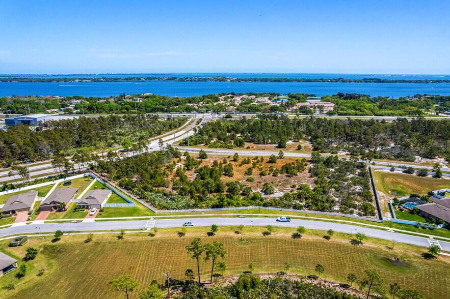 Viera Blvd, Melbourne, FL à vendre - Photo de l’immeuble – Image 3 sur 15