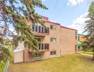 Plus de détails pour 11925 101st St NW, Edmonton, AB - Logement à vendre