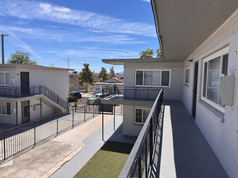 2213 Sunrise Ave, Las Vegas, NV à vendre - Photo de l’immeuble – Image 3 sur 18