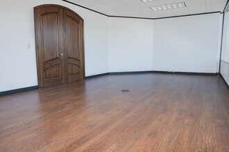 2425 Fountain View Dr, Houston, TX à louer Photo intérieure– Image 2 sur 6