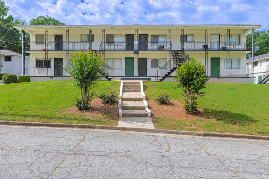 1944 Dunlap Ave, East Point, GA à vendre - Photo de l’immeuble – Image 1 sur 36