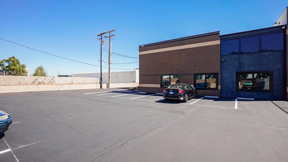 20355 Hawthorne Blvd, Torrance, CA à louer - Photo de l’immeuble – Image 3 sur 33