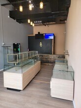 811 Dundas St W, Toronto, ON à louer Photo intérieure– Image 1 sur 4