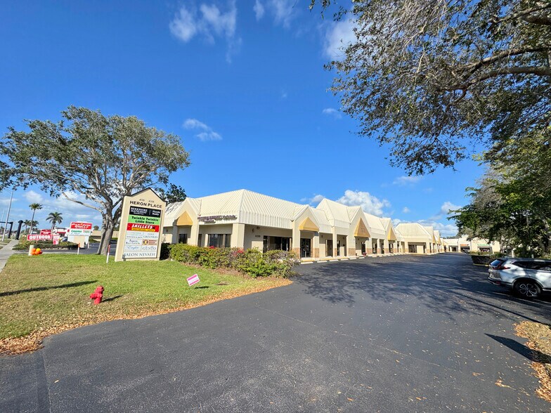 4130-4188 Tamiami Trl N, Naples, FL à louer - Photo de l’immeuble – Image 2 sur 4